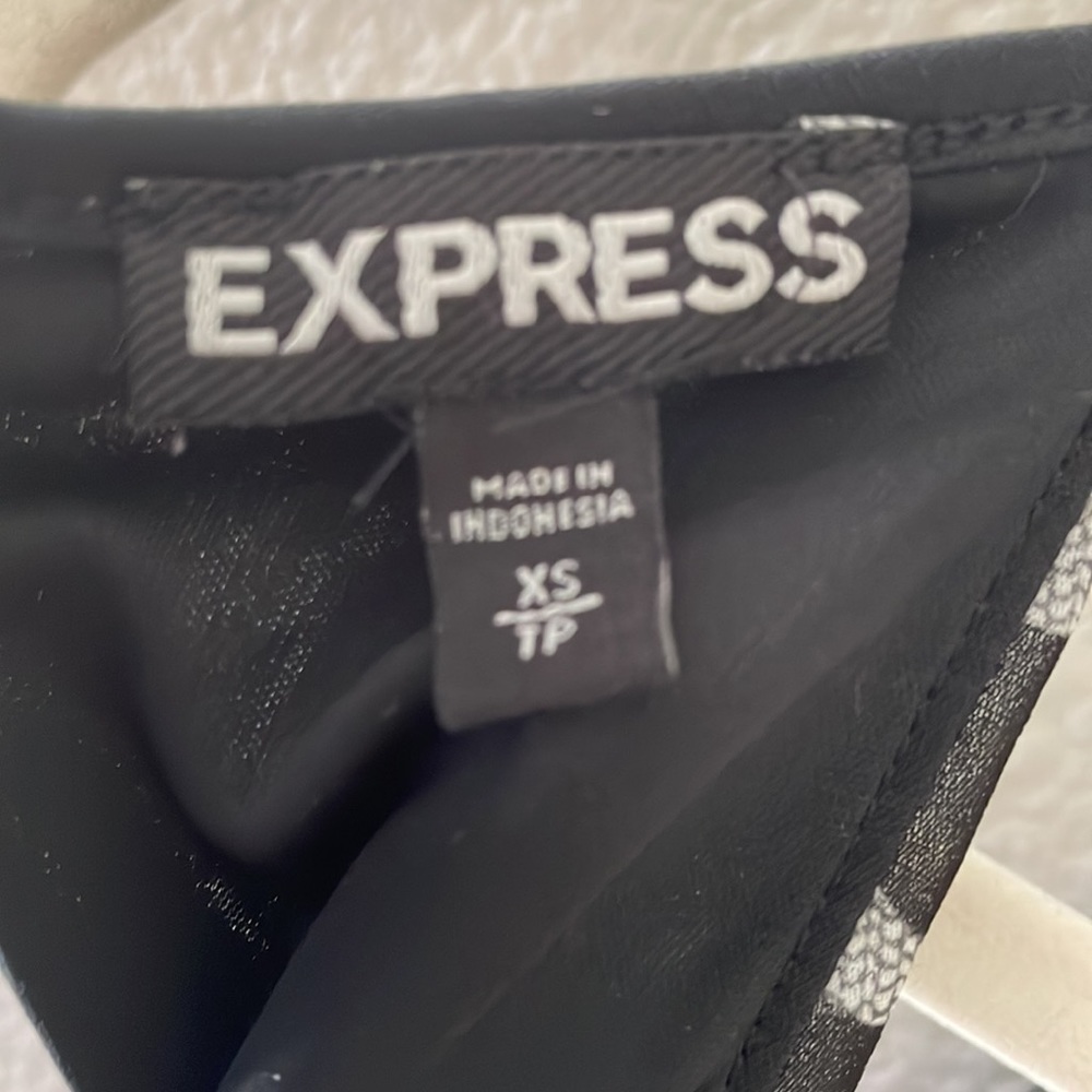 Express top - Picture 2 of 3